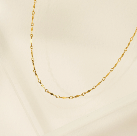 Lover's Tempo Dapped Bar Chain Necklace: Gold-Filled